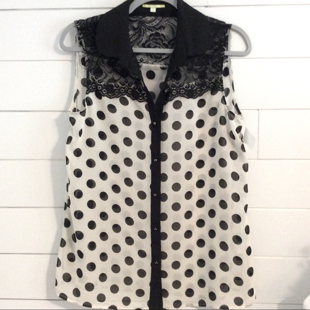 Lightweight sleeveless tunic